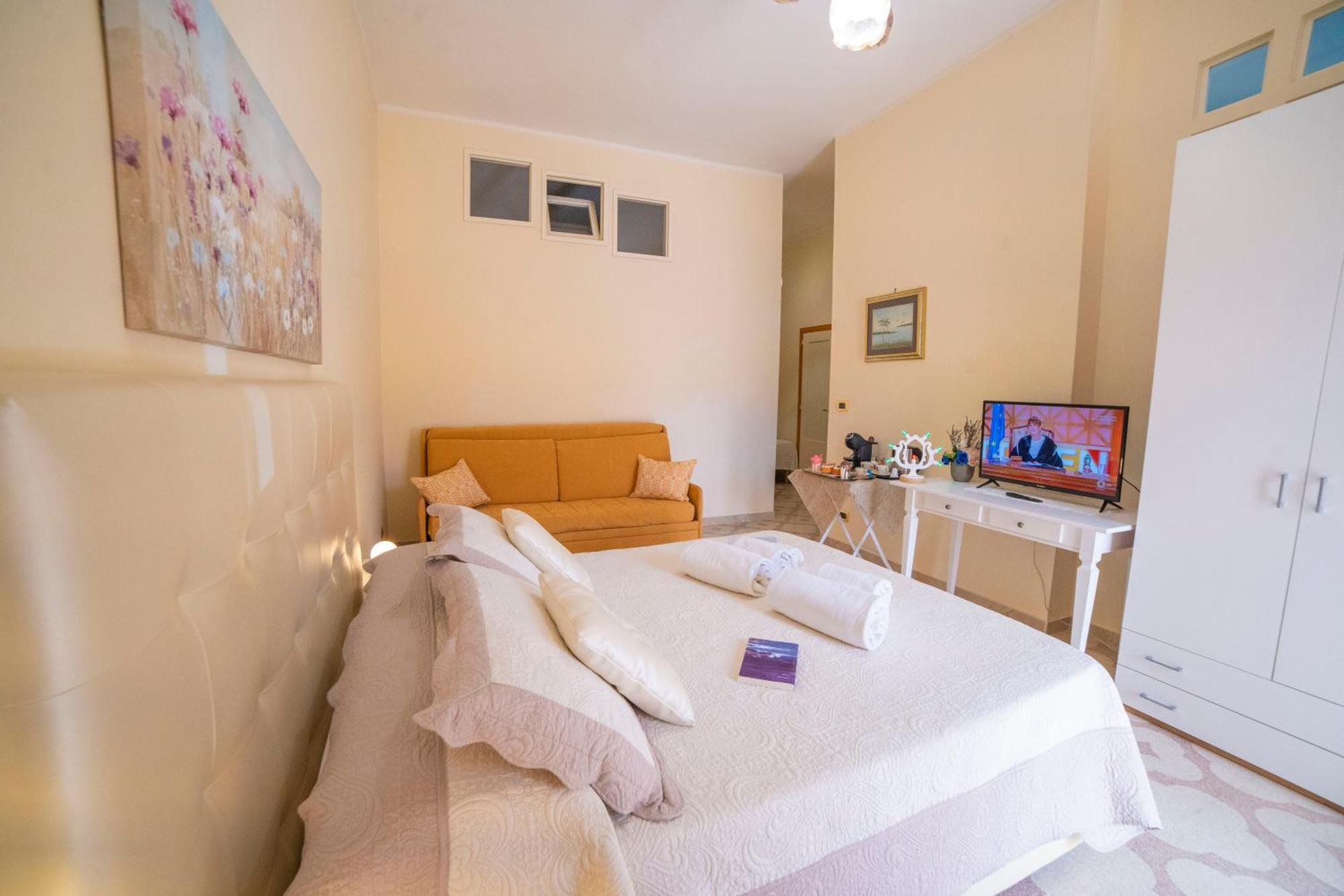 B&B A Due Passi Otranto Exterior photo